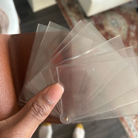 Louis Vuitton Card Holder - Picture 3 of 4